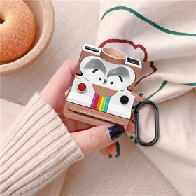 VISOOM Polaroid AirPods 4 case side view highlighting compact profile.