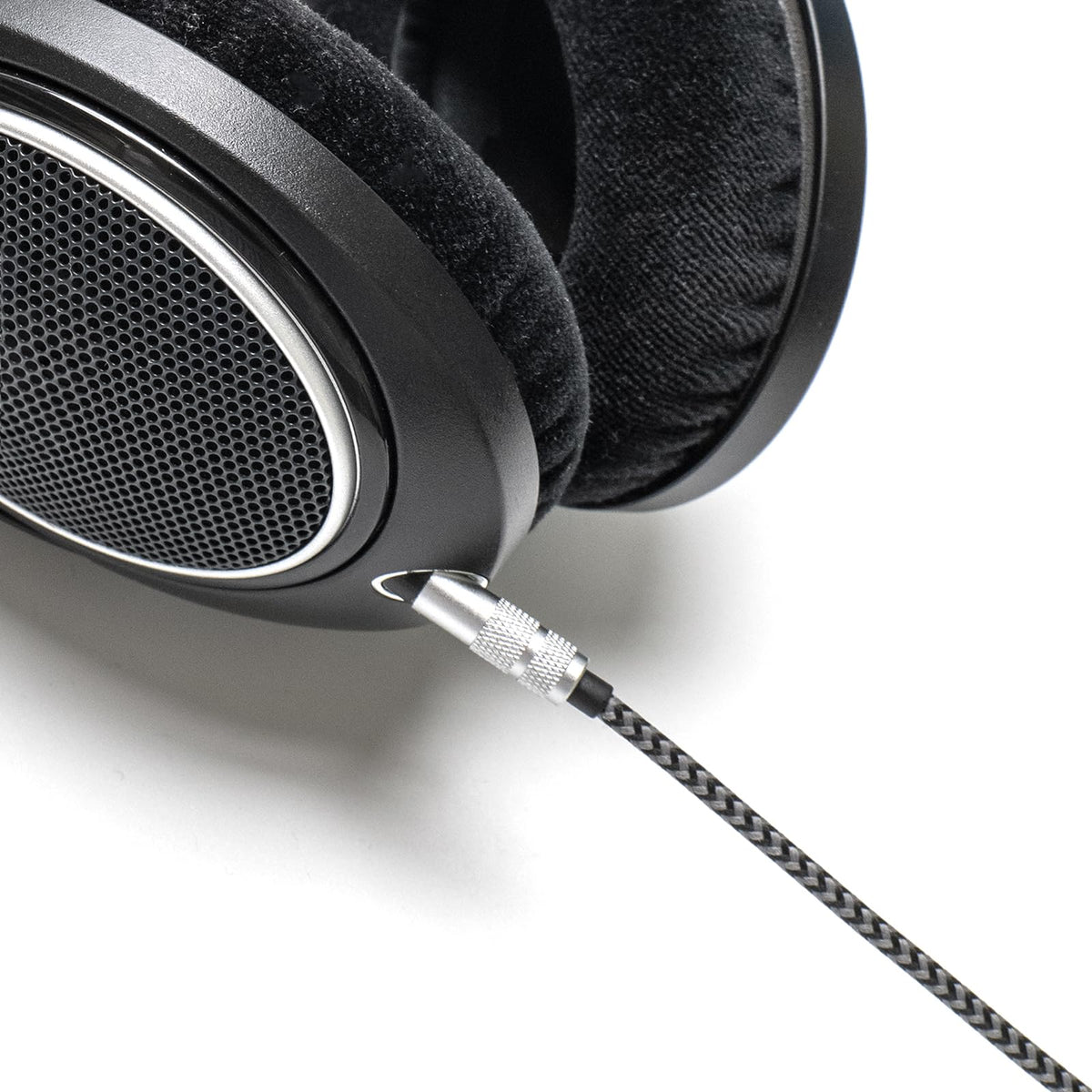 Voarmaks HD560S cable replacement boosts headphone performance and endurance