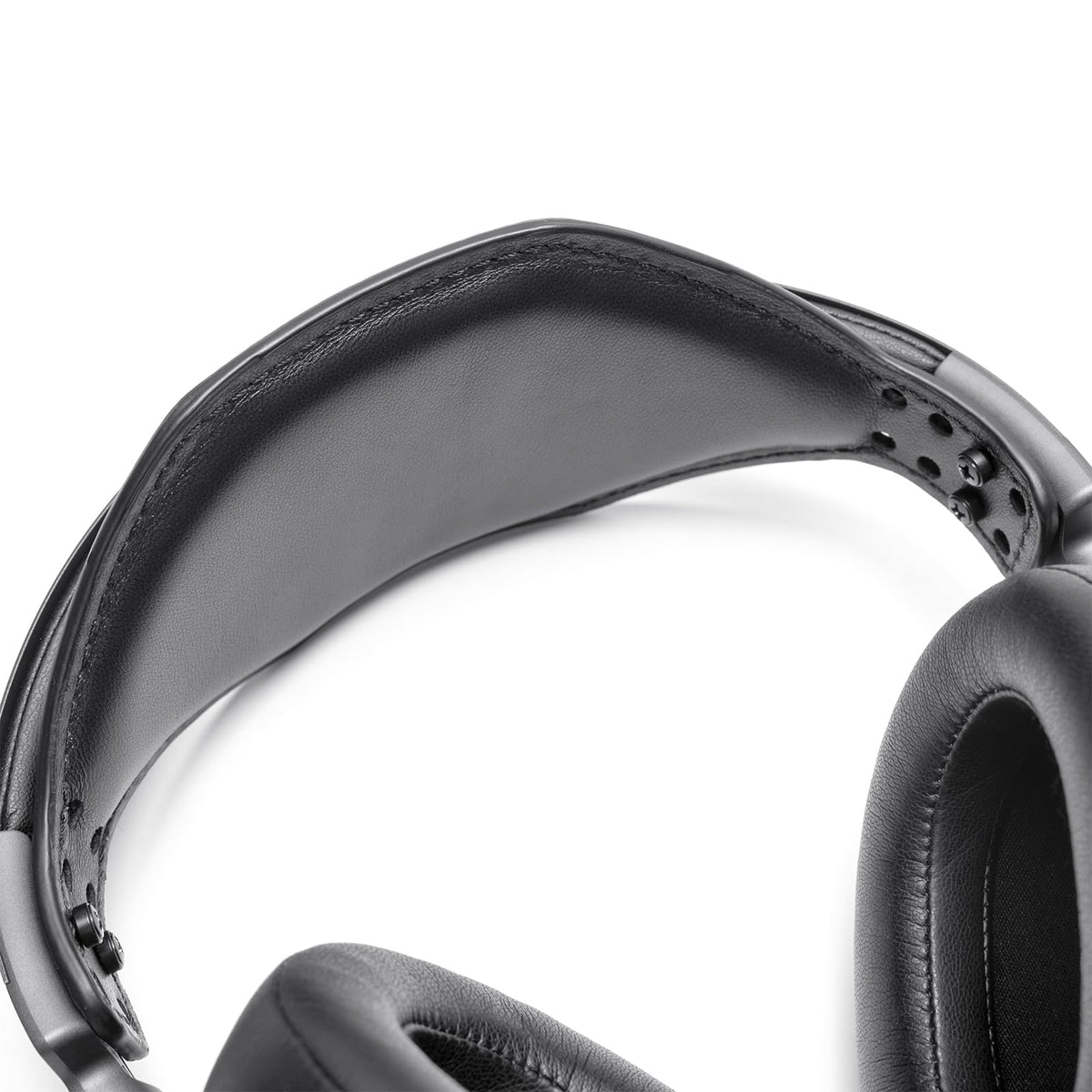 Voarmaks screwdriver included simplifies installation of the headband strap