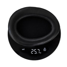 Voarmaks pad size comparison with a coin showing scale and compatibility verification