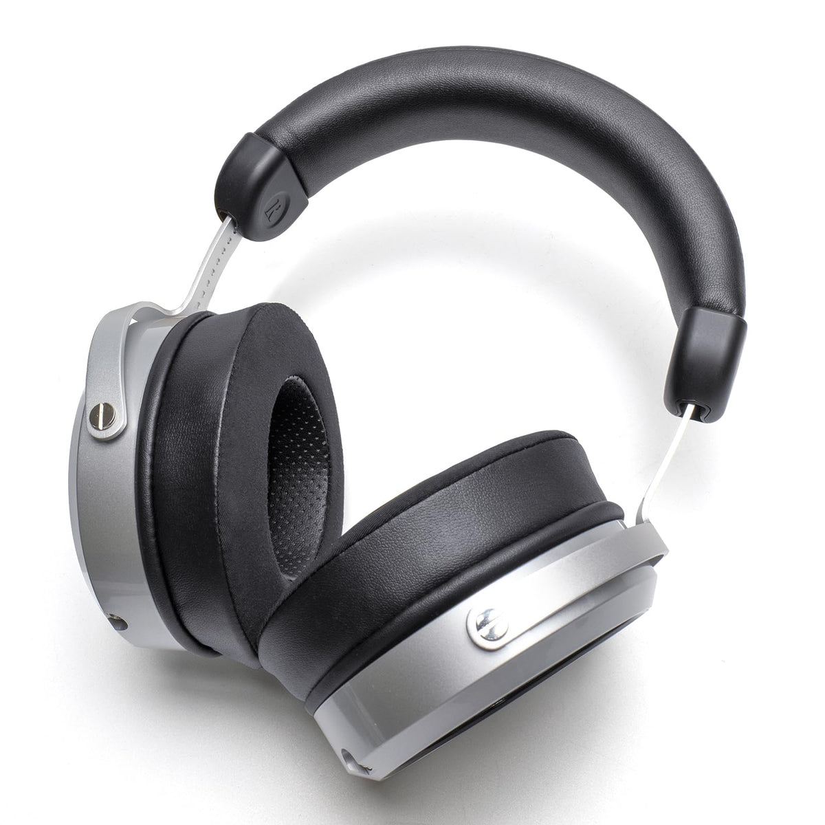 Improved listening experience with tighter seal and comfort from Voarmaks