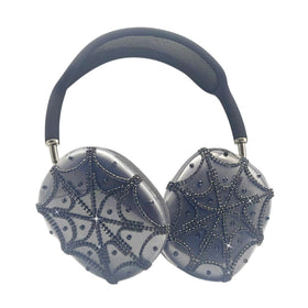 Vodafulgir rhinestones case highlights the AirPods Max with a decorative shield.