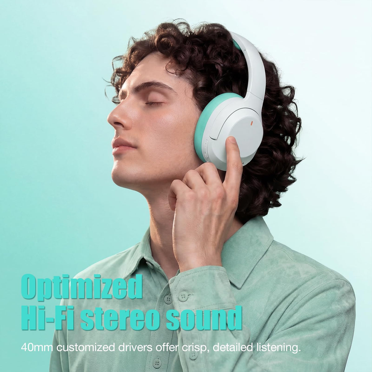 Vonaural headphones in travel scene showing noise reduction benefit during transit