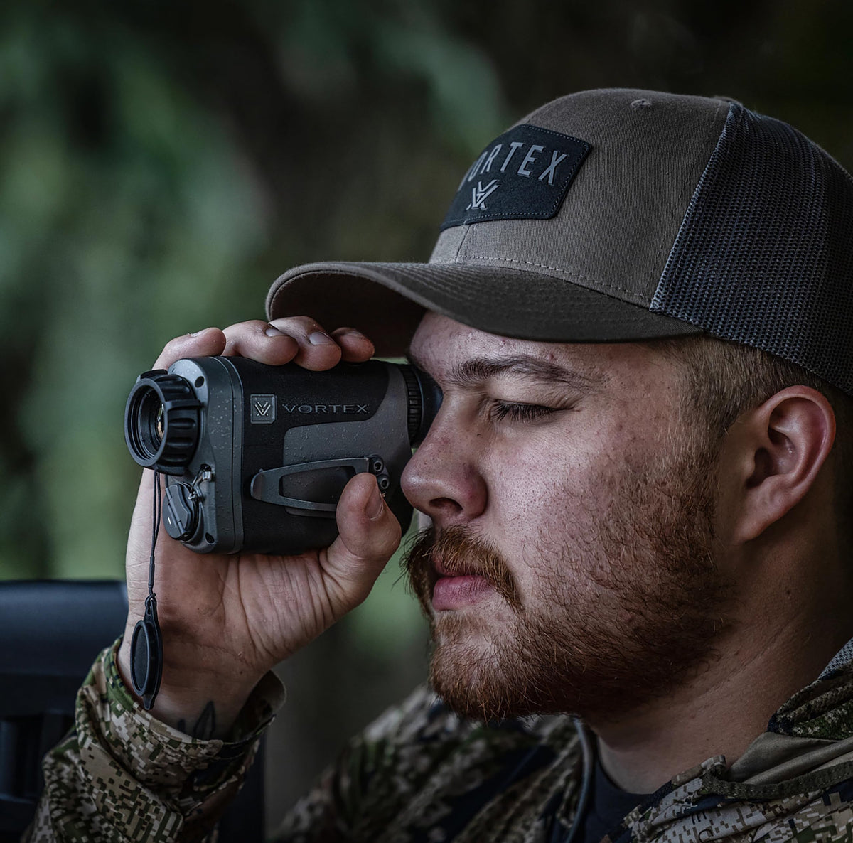 Vortex Veil 400 night viewing kit supports quick photo and video capture.
