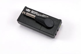VOX amPlug 3 US Silver aux-in lets you jam with tracks.