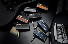 VOX amPlug 3 US Silver battery-powered for up to 16 hours.