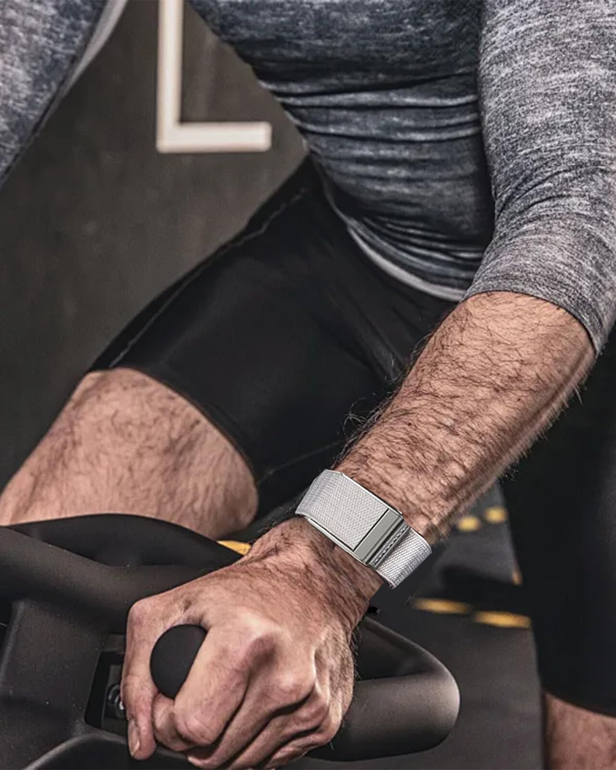 Vyntrago Whoop 5.0 nylon band packaging and included strap