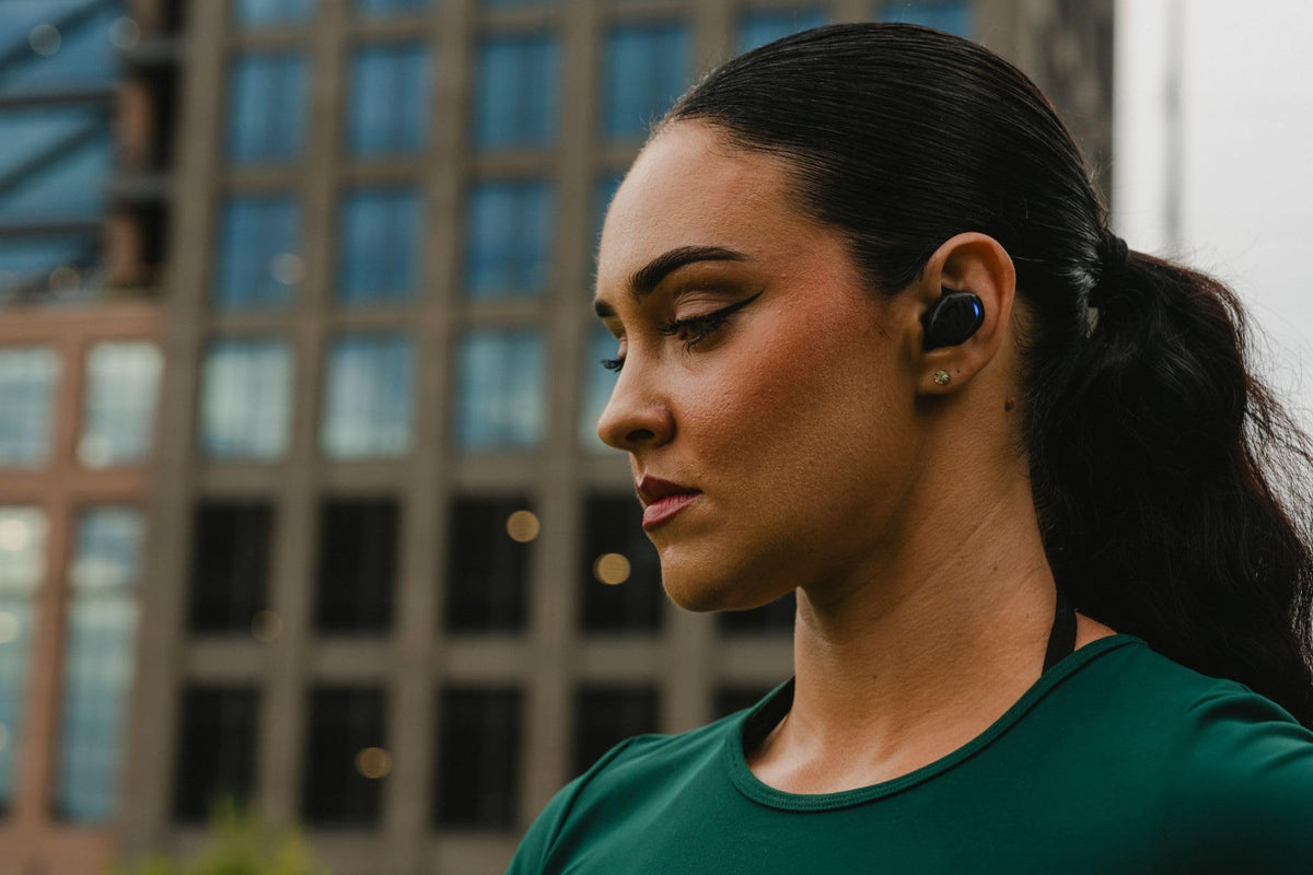 Walkers Link app interface enables easy control of sound settings and battery monitoring.