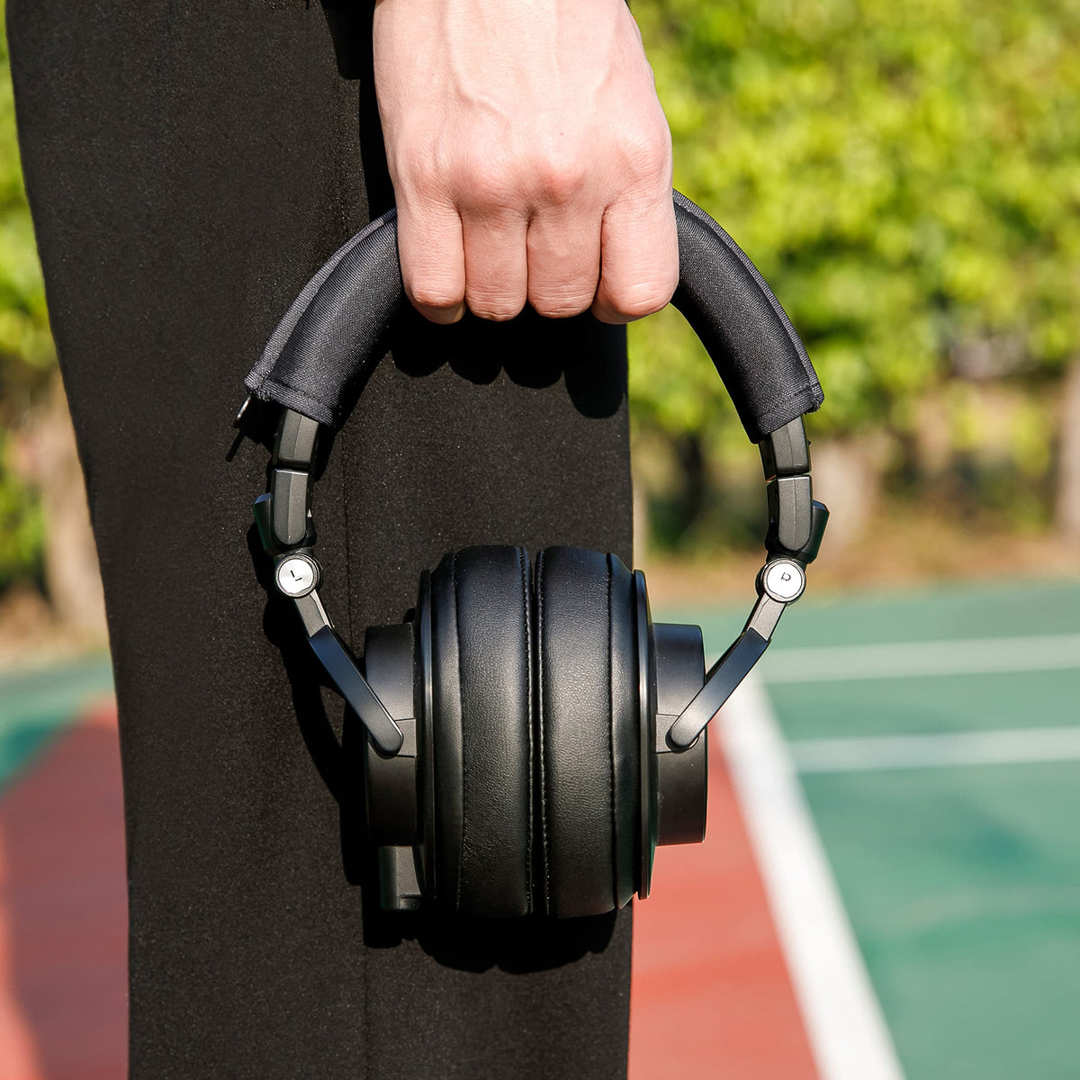 WC BandZ V2 headband cover demonstrates quick two-minute installation