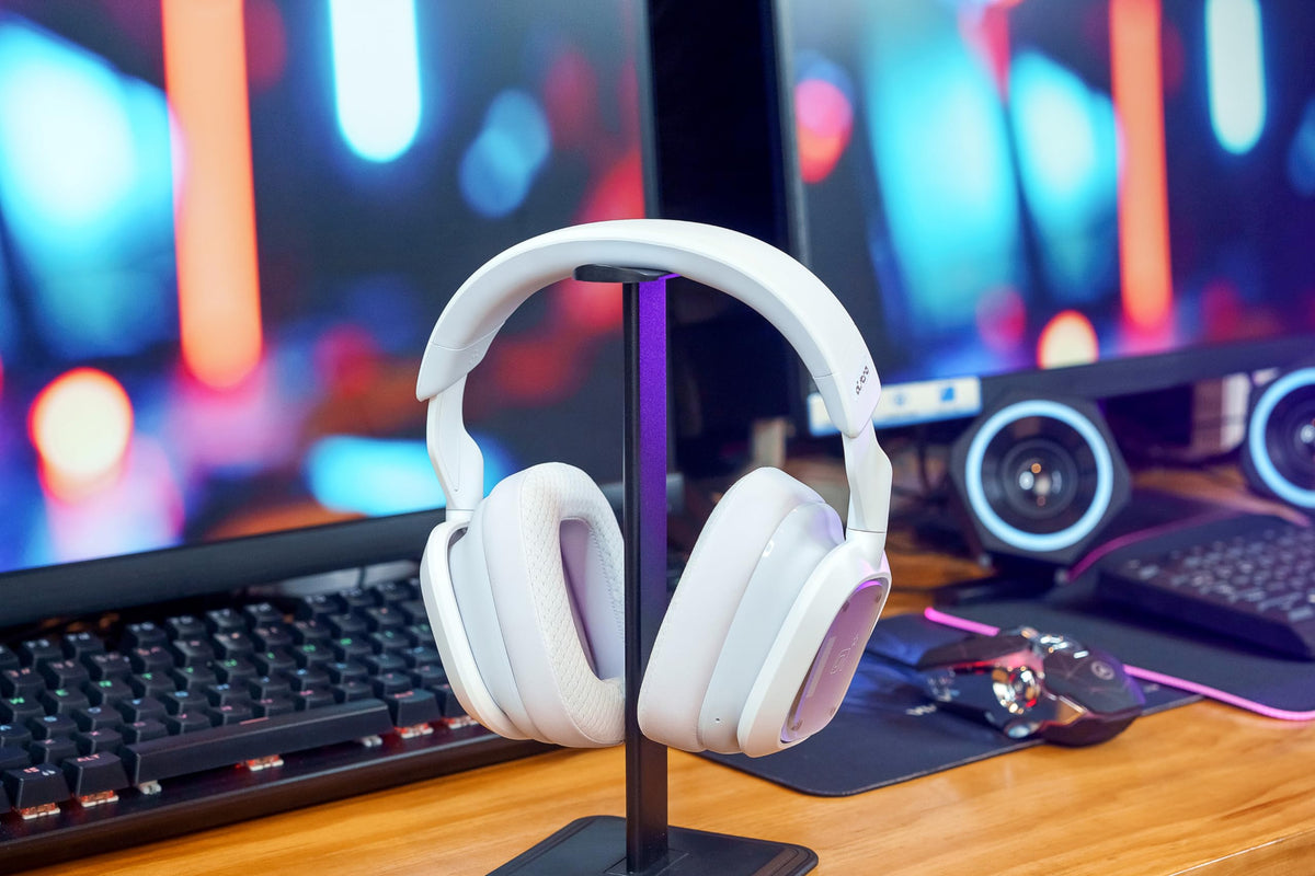 WC FreeZe A30 ear pads dual-layer gel detail illustrating heat-dissipation design.