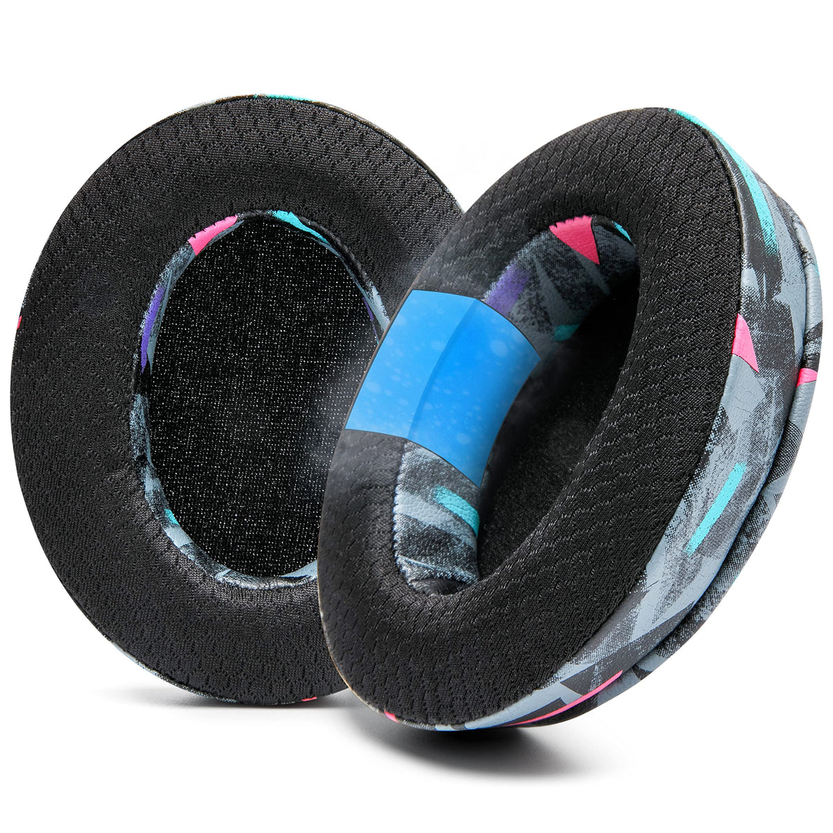 WC FreeZe front view on Arctis Nova showing fit and cool comfort