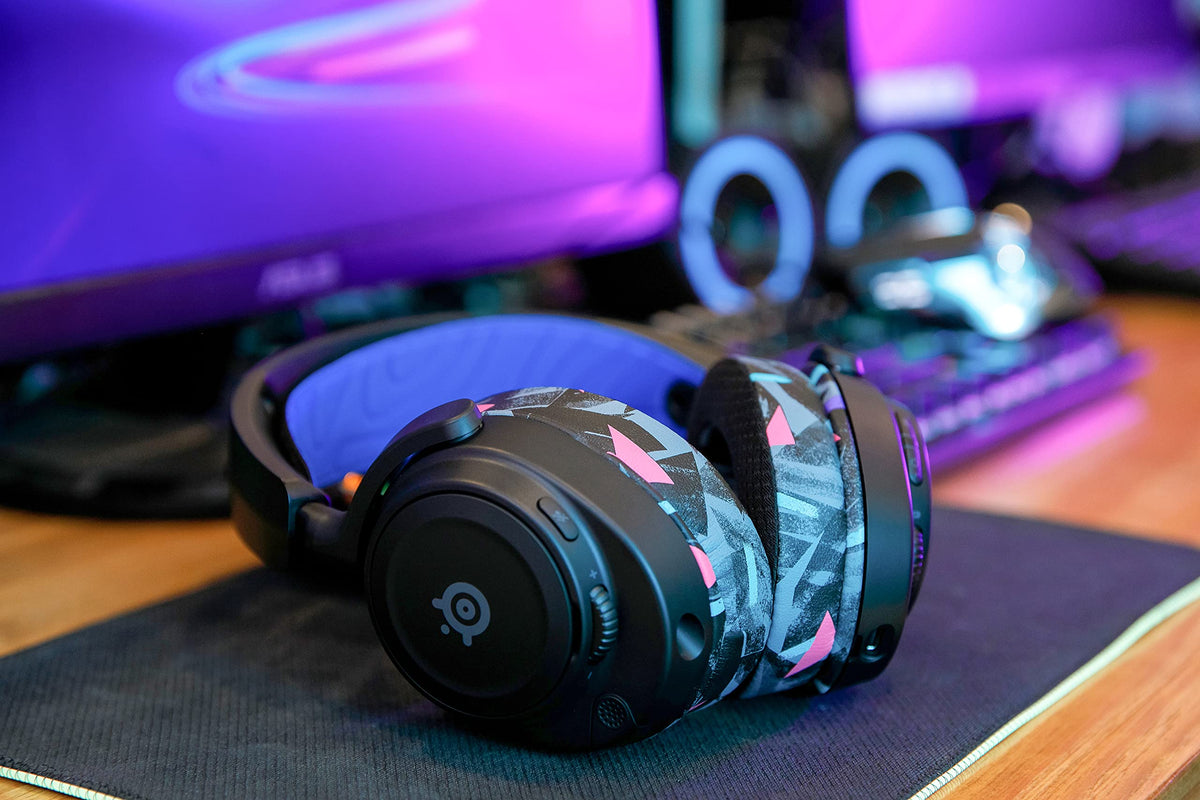 WC FreeZe installed on Arctis Nova headset for improved comfort