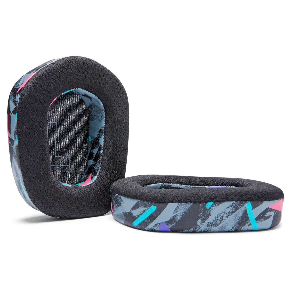 WC FreeZe G733 setup hints at better sound isolation and immersion