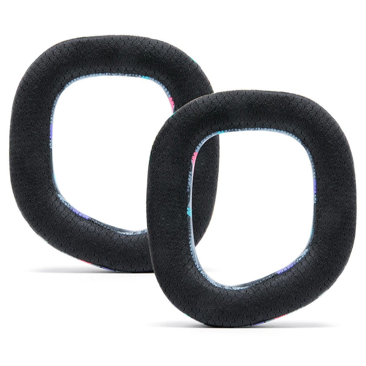 WC FreeZe HS80 ear pads in use during gaming