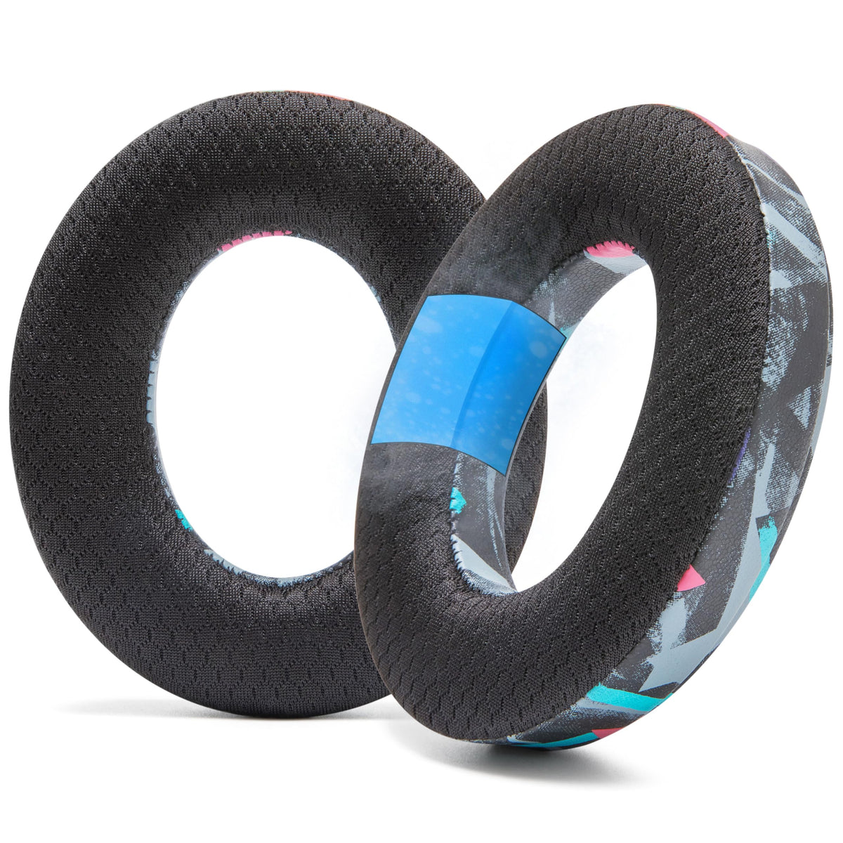 WC FreeZe Momentum 4 earpad outer close-up showing premium comfort materials