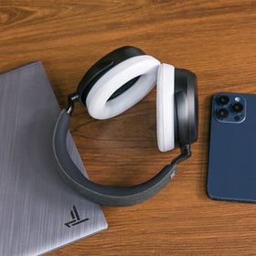WC FreeZe Momentum 4 memory foam core adapts to ear shape