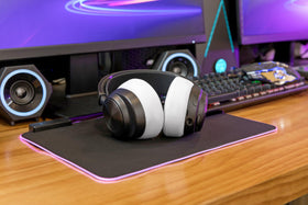 WC Freeze side profile highlighting extra thickness and foam depth for ear clearance