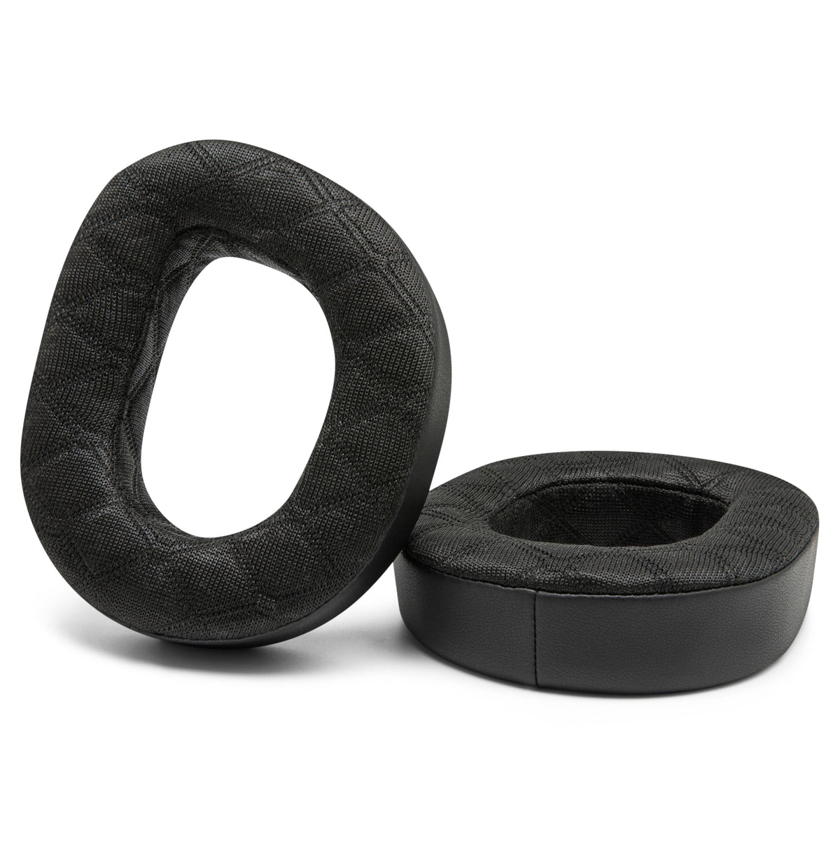 Tool-free installation of WC FreeZe V2 earpads on Stealth 700 Gen 3
