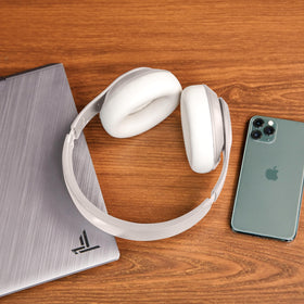WC PadZ Studio Pro earpad large opening improves ear clearance and comfort.