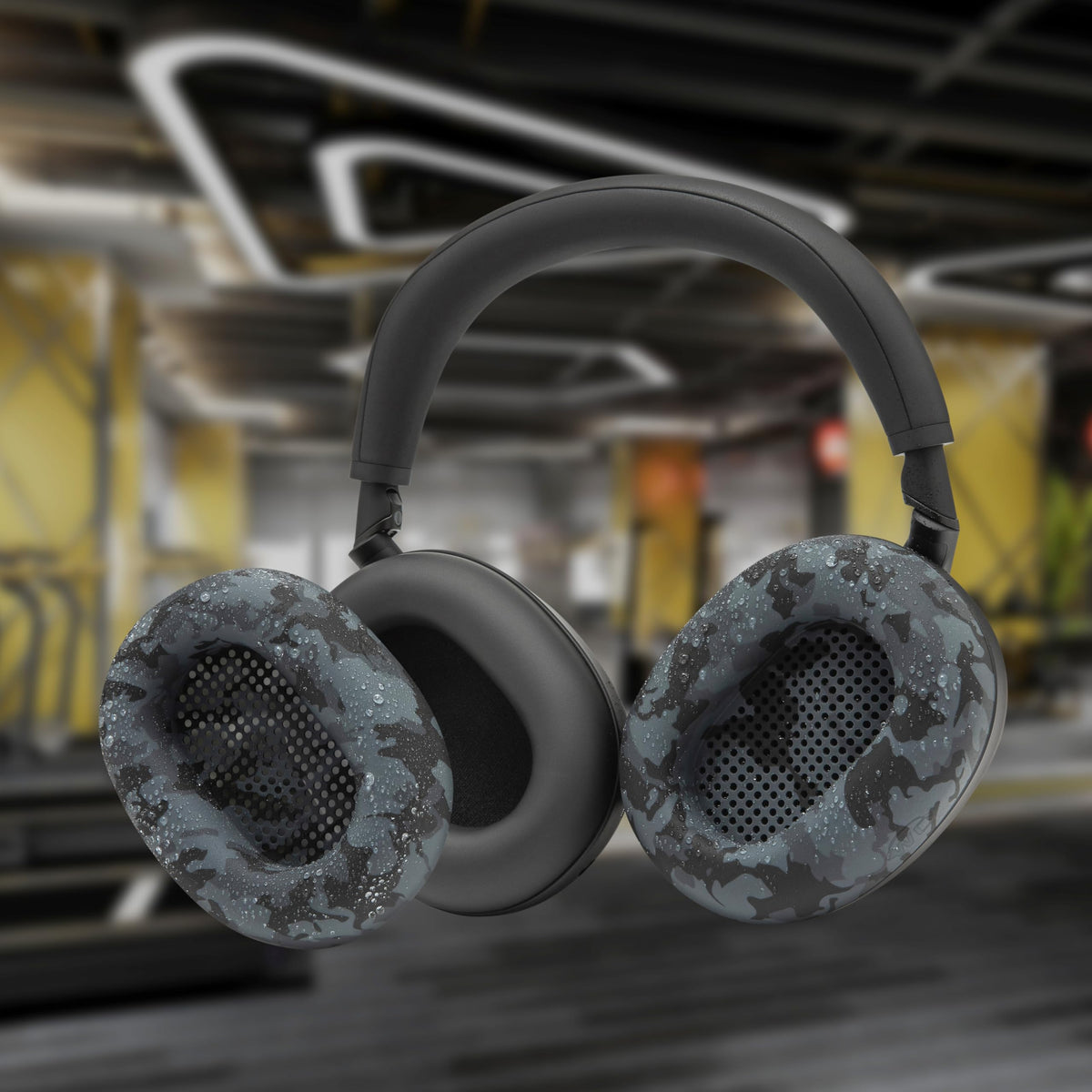 WC SweatZ XM6 suitable for workouts and daily commutes