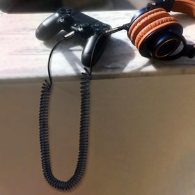 Weishan extendable coil cable improves seating flexibility during play.