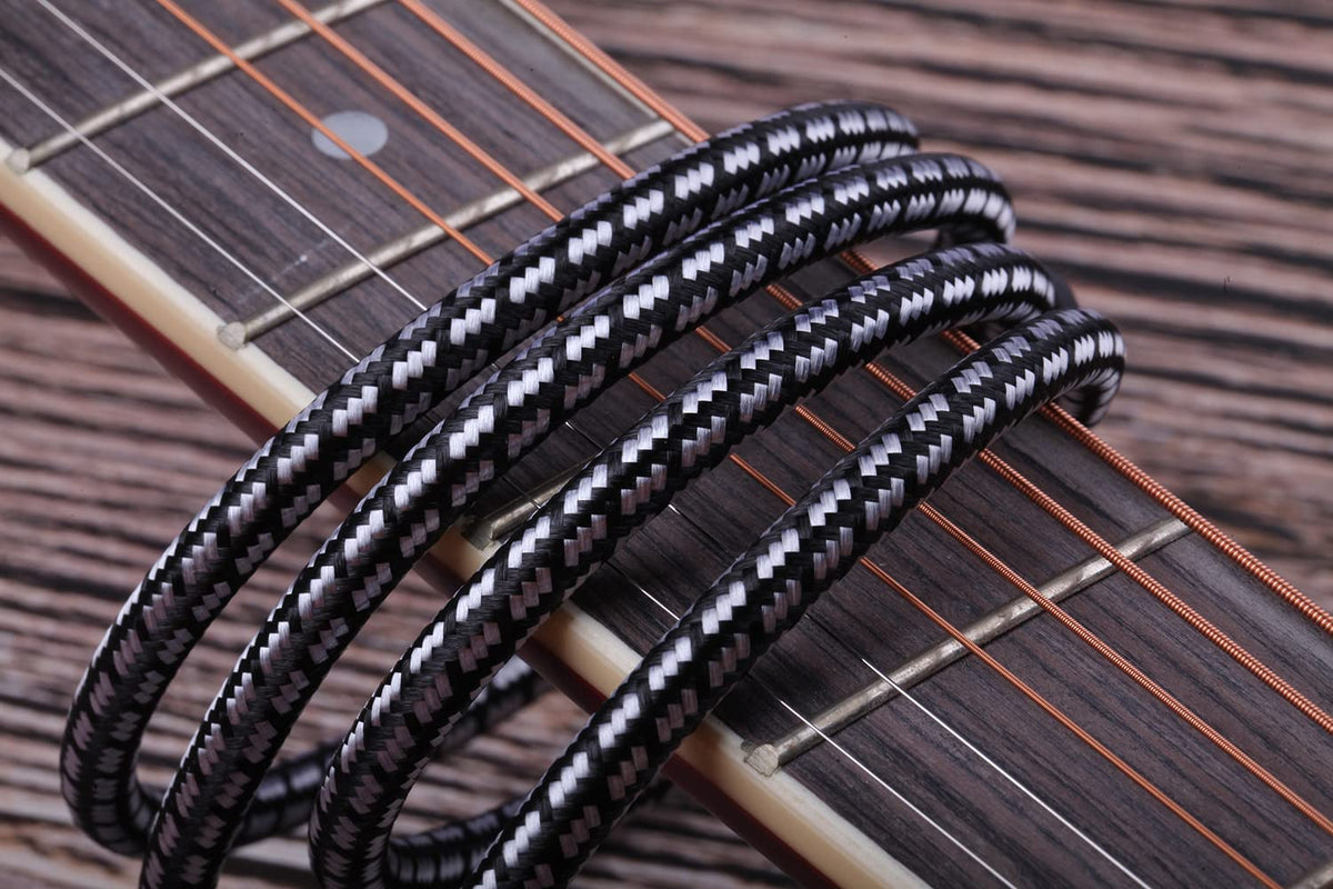 Wekuant Audiophile RCA Cable connects smartphones or tablets to stereo systems via 3.5mm to RCA.