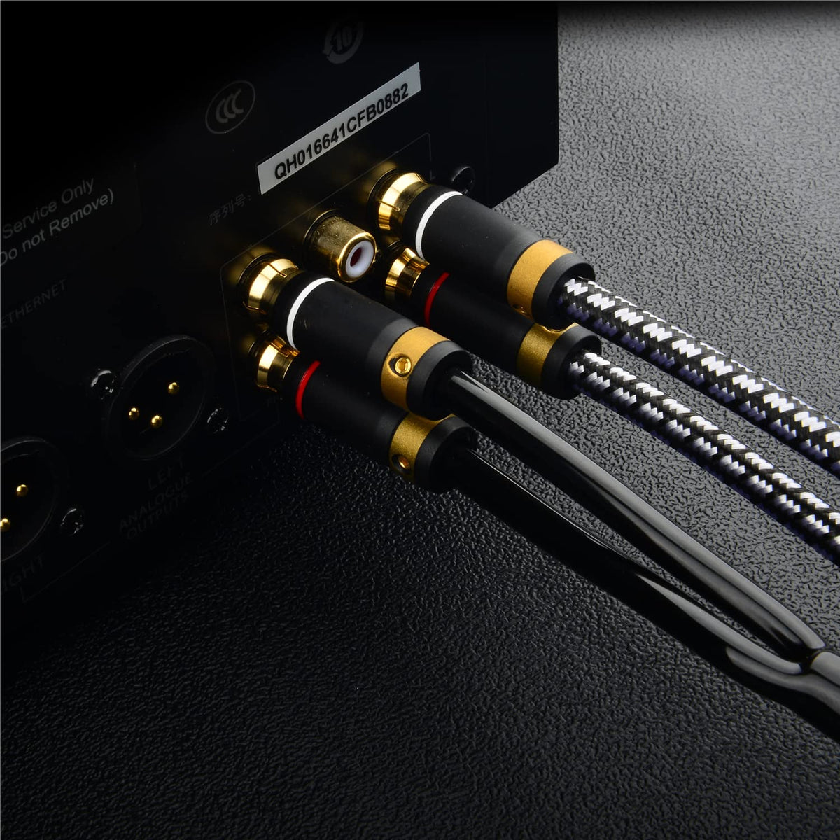 Wekuant Audiophile RCA Cable uses red and white markers for quick left-right setup.