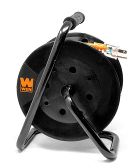 WEN close-up of lighted NEMA 5-15R outlet indicating power status
