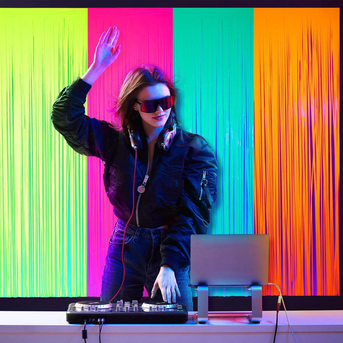 Weysat neon foil fringe green backdrop shines under UV light