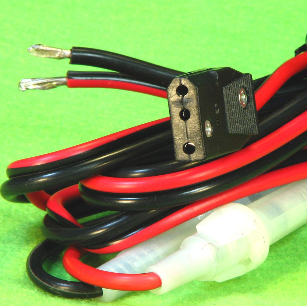 WORKMAN CB3AXX 12 AWG wire close-up showing thick conductors for lower voltage drop