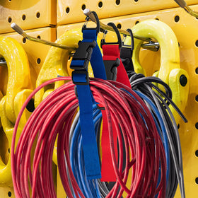 Wowangce triangular clip close-up showing secure fasten and reliable hold