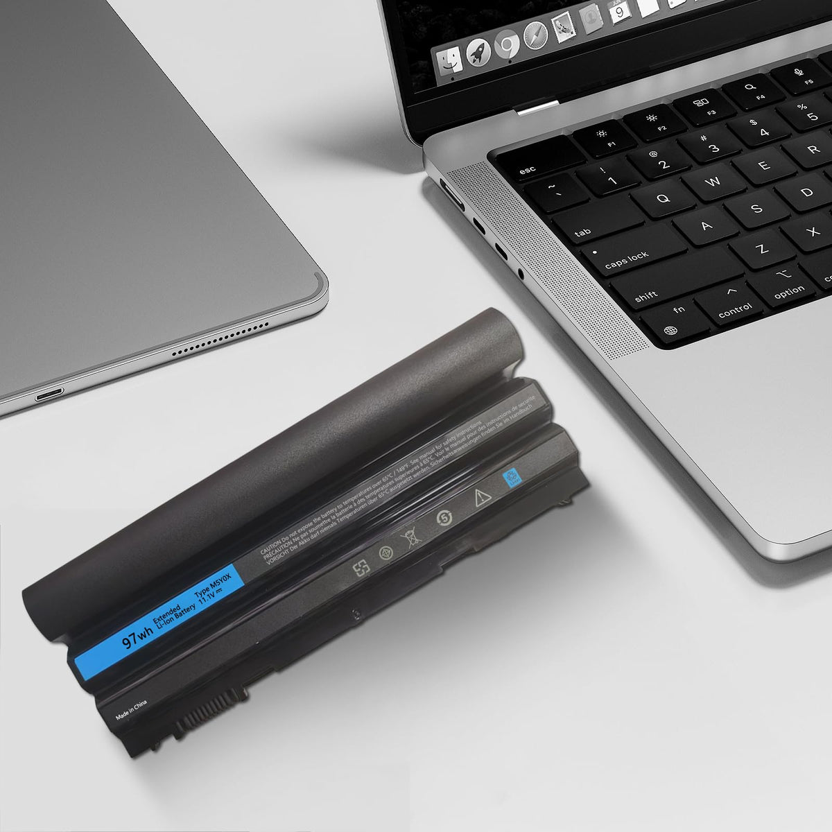 Xaocaige M5Y0X 97Wh battery safety features label, built-in protections.