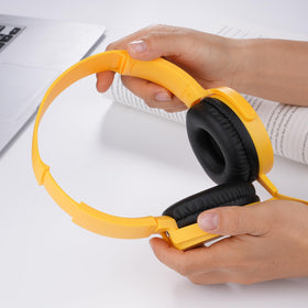 XOSDA LS450 flat, tangle-free cable for easy storage and travel.