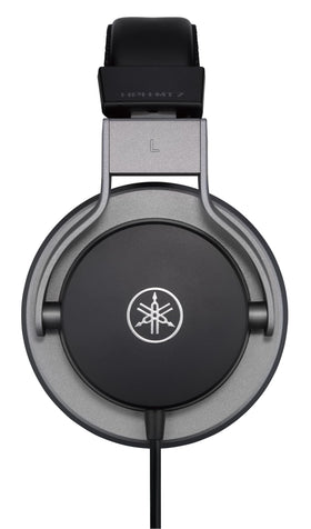 Yamaha HPH-MT7 40mm driver detail shows wide frequency response for accurate mixes