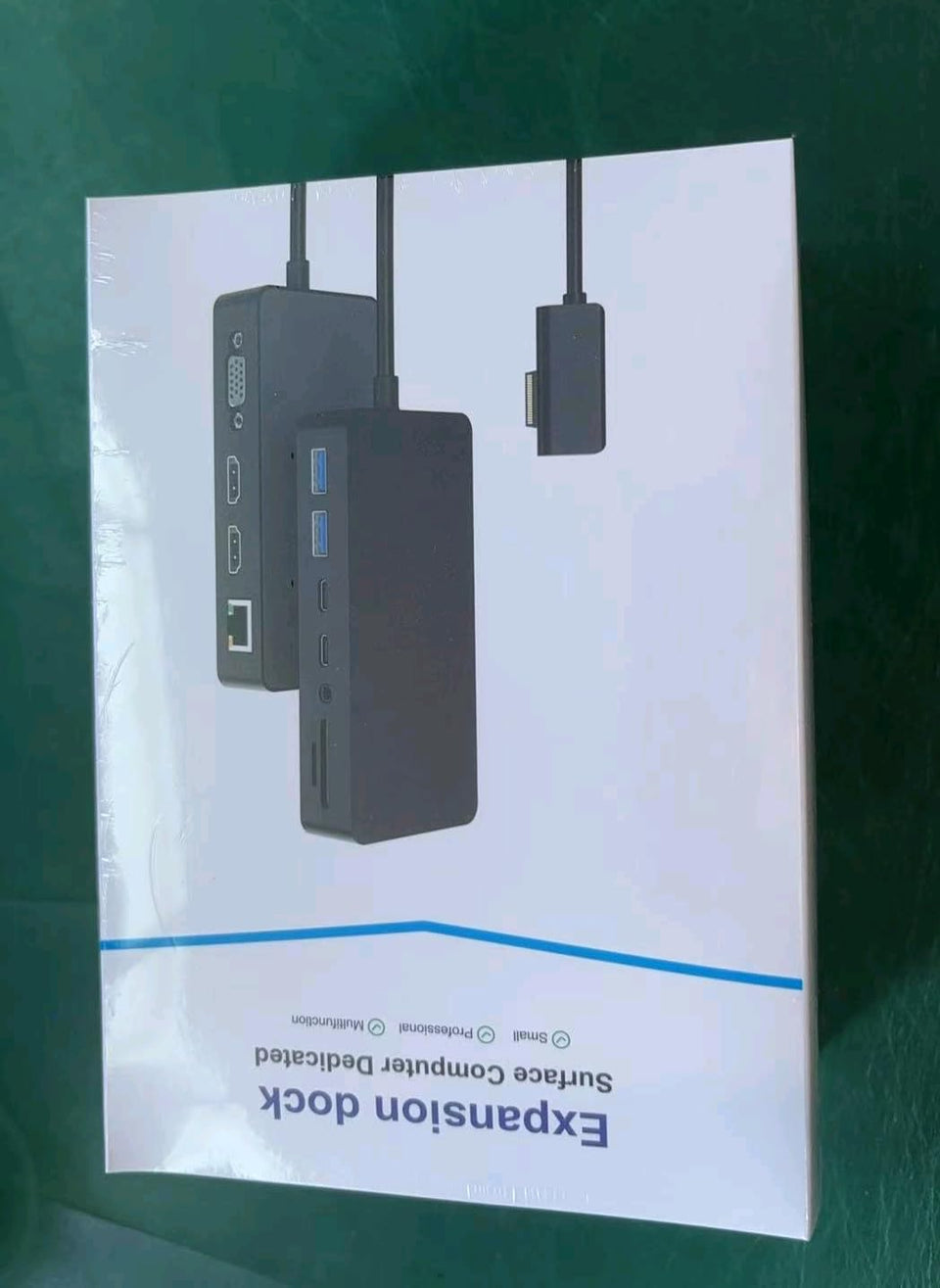 Yeemie Pro Dock triple display with HDMI and VGA outputs for multi-monitor productivity.