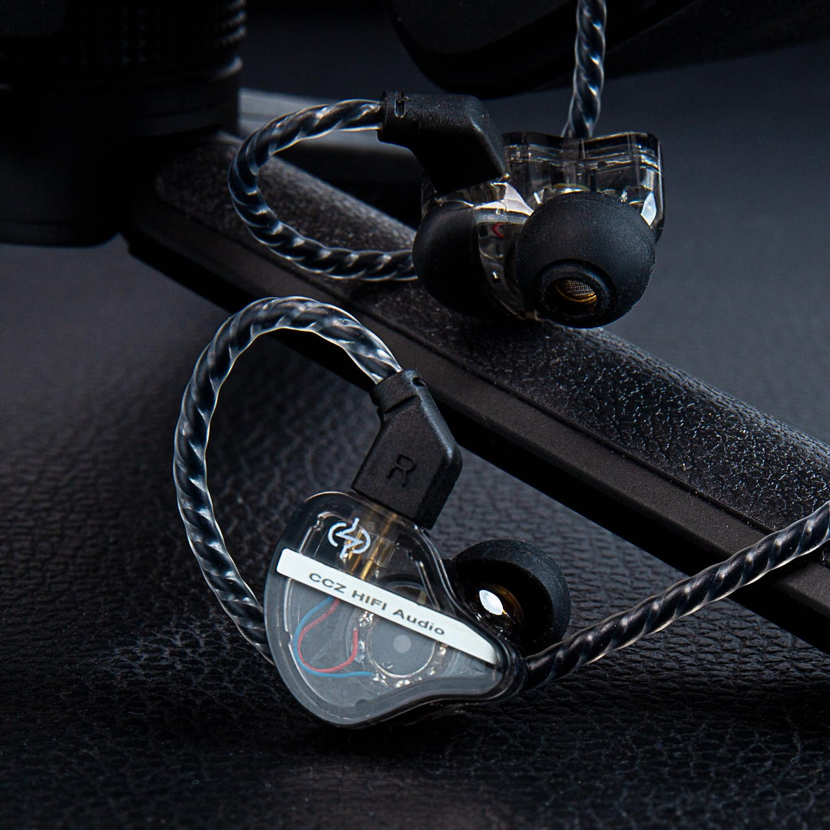 YINYOO CCZ DC01 Pro inline mic location provides clear voice pickup during calls.