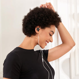 YINYOO ZSN PRO X ergonomic wearing with ear hook for long sessions.