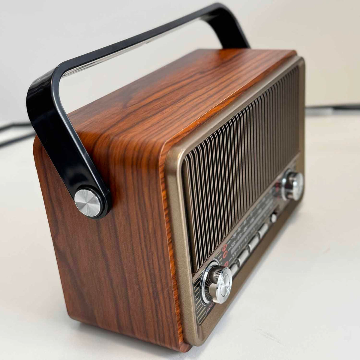 YIONGTAF TF and USB ports with simple controls for easy digital playback