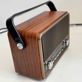 YIONGTAF TF and USB ports with simple controls for easy digital playback