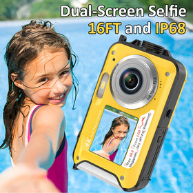 YISENCE dual-screen selfie camera in action for group photos.