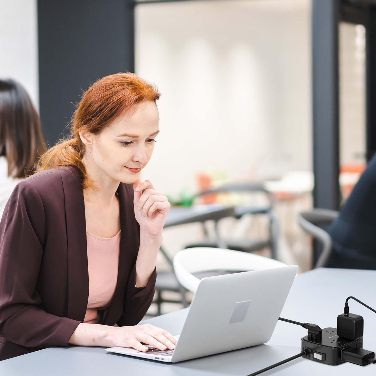 YISHU 5ft flat plug cord enables easy setup in tight spaces