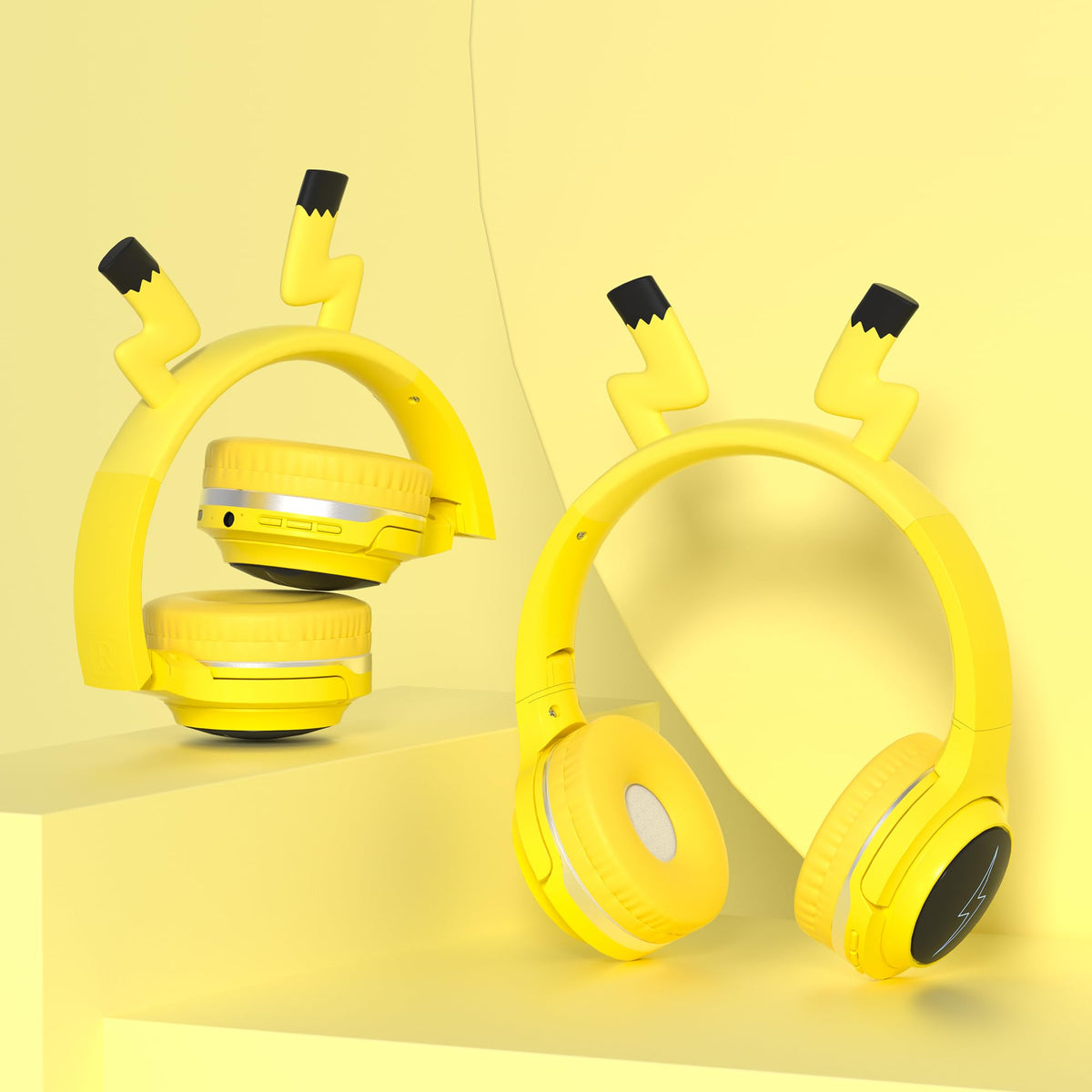 YLFASHION held in hand to show scale and lightweight portability