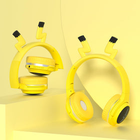 YLFASHION held in hand to show scale and lightweight portability