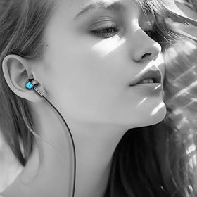 YNR high fidelity sound offers punchy bass and crisp treble for immersive listening.