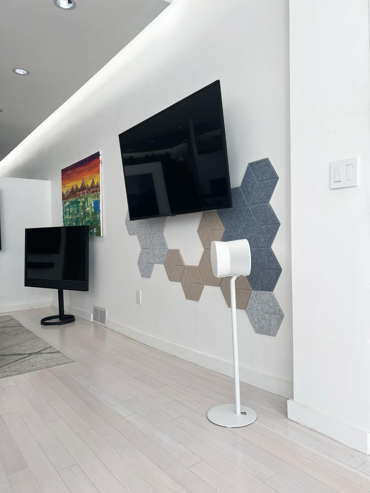 ynVISION.DESIGN two-pack setup fits seamlessly into living rooms or desks