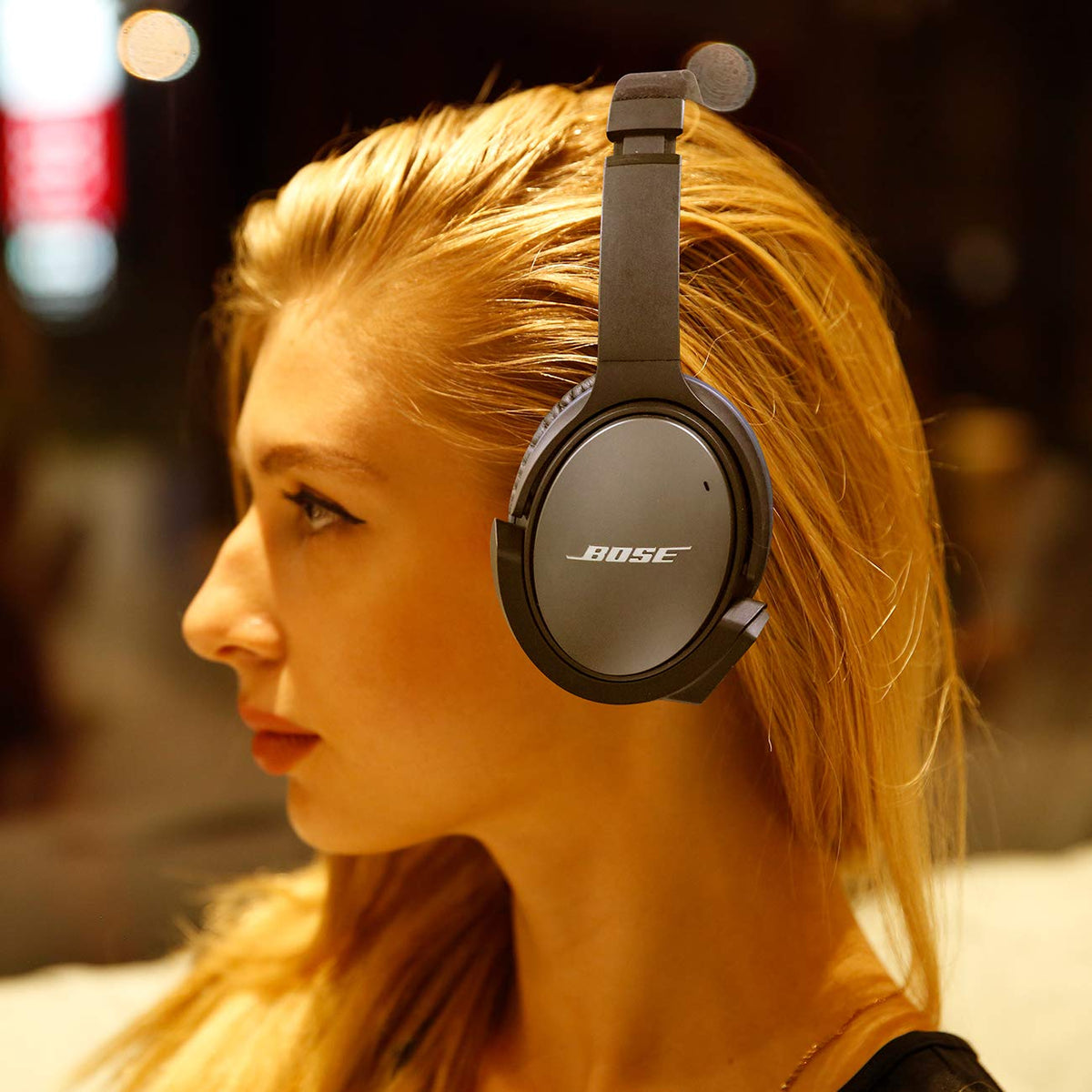 YOCOWOCO hidden, dust-protective design for the QC25 adapter