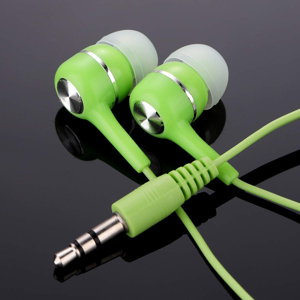 Yoley earbuds show durable cable detail, highlighting strong construction and long-lasting use.