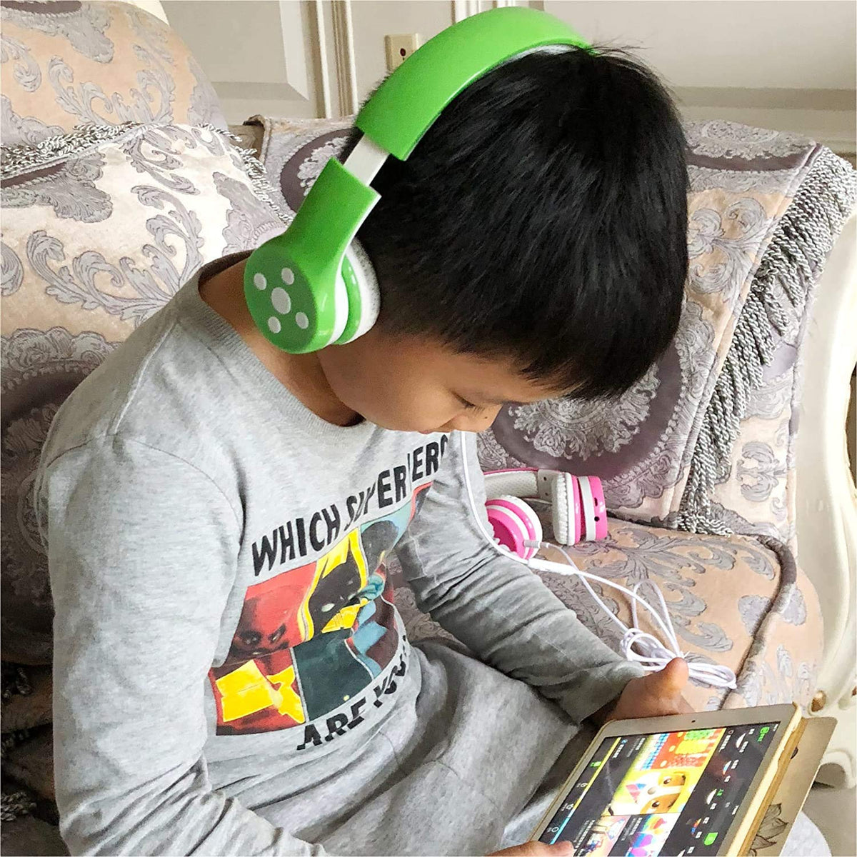 YUSONIC close-up of breathable ear pads highlighting soft mesh comfort for kids