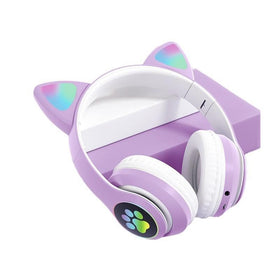 YUSONIC Kids Headphones Lilac over-ear fit provides comfortable listening.