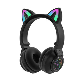 YUSONIC kids headphones in wireless mode with 6+ hour battery life.